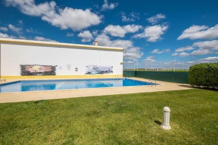 Apartment Alfarmar - Pool, Beach Only A Few Minutes Away Albufeira Eksteriør billede