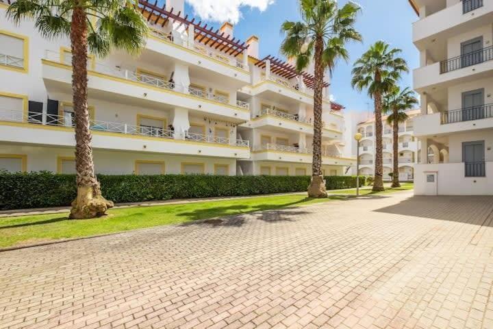 Apartment Alfarmar - Pool, Beach Only A Few Minutes Away Albufeira Eksteriør billede