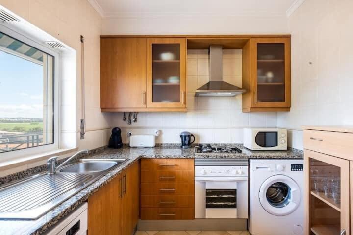 Apartment Alfarmar - Pool, Beach Only A Few Minutes Away Albufeira Eksteriør billede