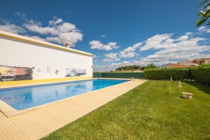 Apartment Alfarmar - Pool, Beach Only A Few Minutes Away Albufeira Eksteriør billede